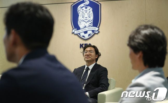 目前罗马和博洛尼亚同积25分，那不勒斯积24分，这两场比赛可以说是罗马争夺第四的关键之战。